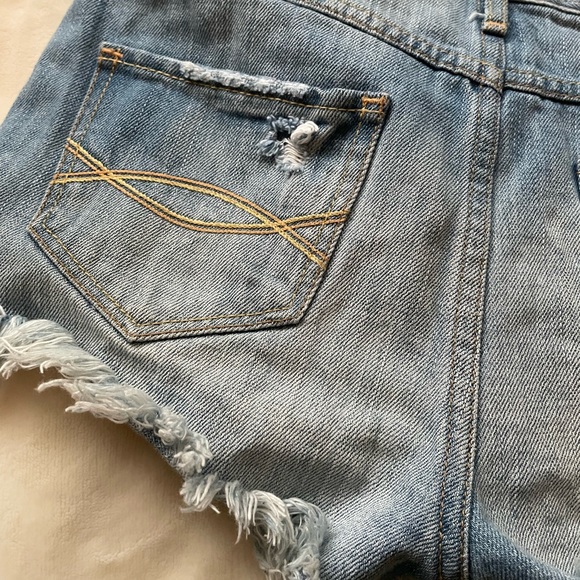 Abercrombie & Fitch shorts - Picture 6 of 6